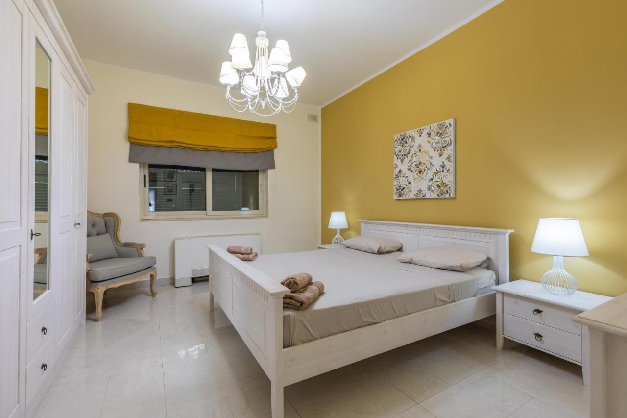Villa Palma - Sunset Sea Views With Pool, Jacuzzi, Sauna And Games Room Mellieħa Eksteriør billede