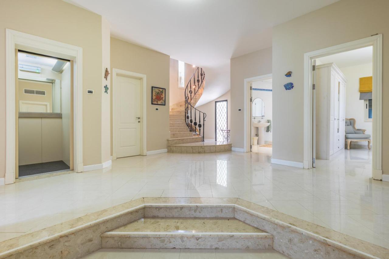 Villa Palma - Sunset Sea Views With Pool, Jacuzzi, Sauna And Games Room Mellieħa Eksteriør billede