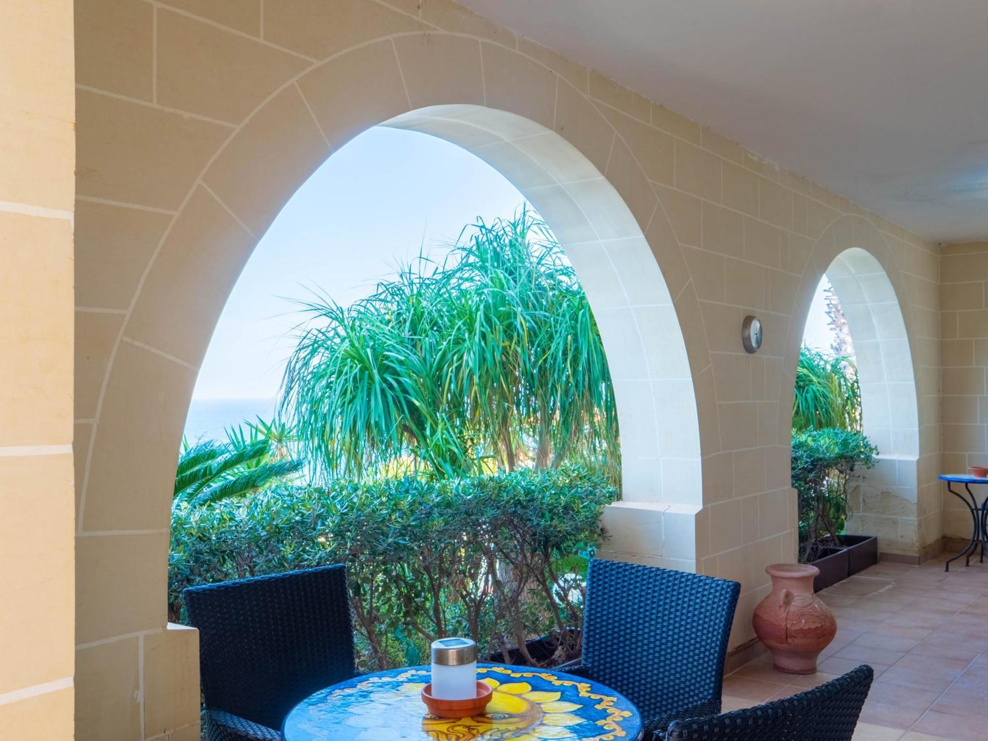 Villa Palma - Sunset Sea Views With Pool, Jacuzzi, Sauna And Games Room Mellieħa Eksteriør billede